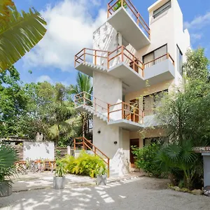 https://los-amigos-tulum.tulum-hotels.net
